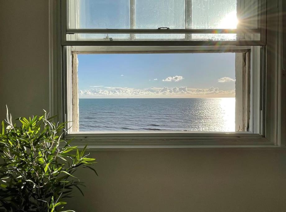 Stunning Seafront Flat,St Leonards Apartamento Exterior foto