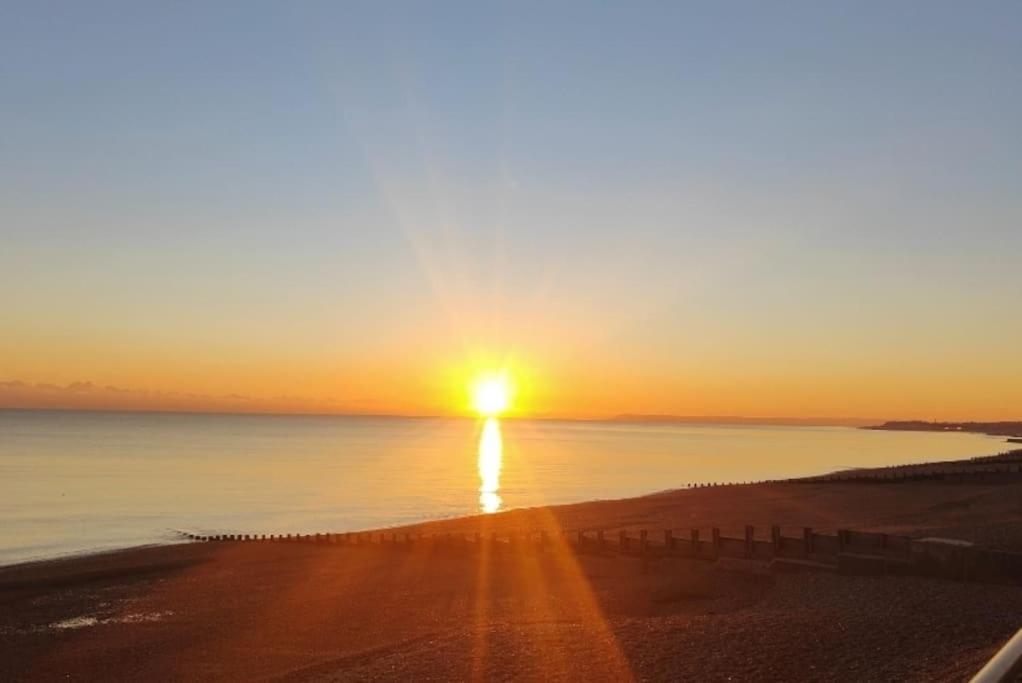 Stunning Seafront Flat,St Leonards Apartamento Exterior foto